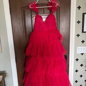 hot pink tiered dress. x-large but fit is more like 10/12.